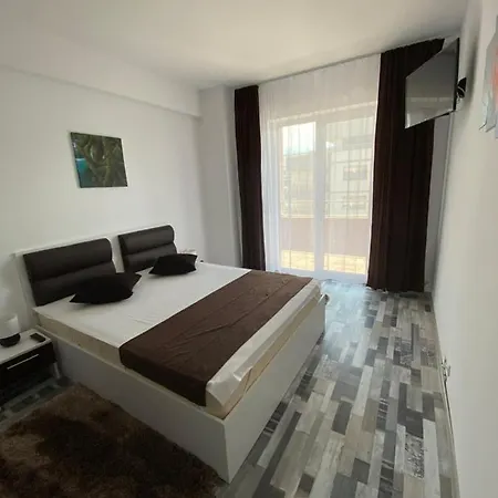 Fiesta Summerland * Mamaja